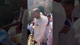 Yehunie Belay - የዘገሊላ በጎንደር ፀበሉን ተረጭተን ባህረ ጥምቀቱ...!