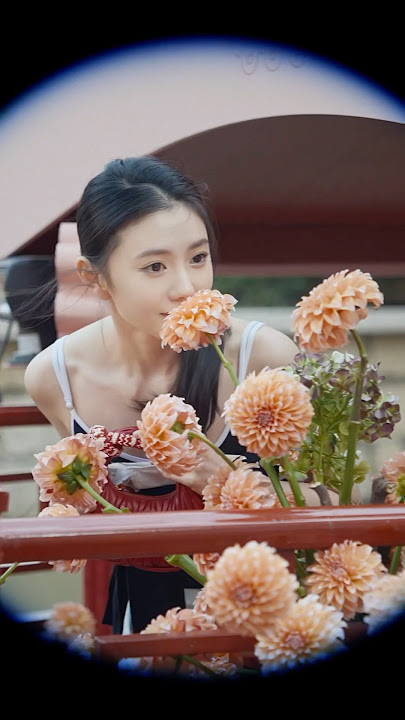 Join Miu Miu brand ambassador Liu Haocun as she experiences Miu Miu Encounters.