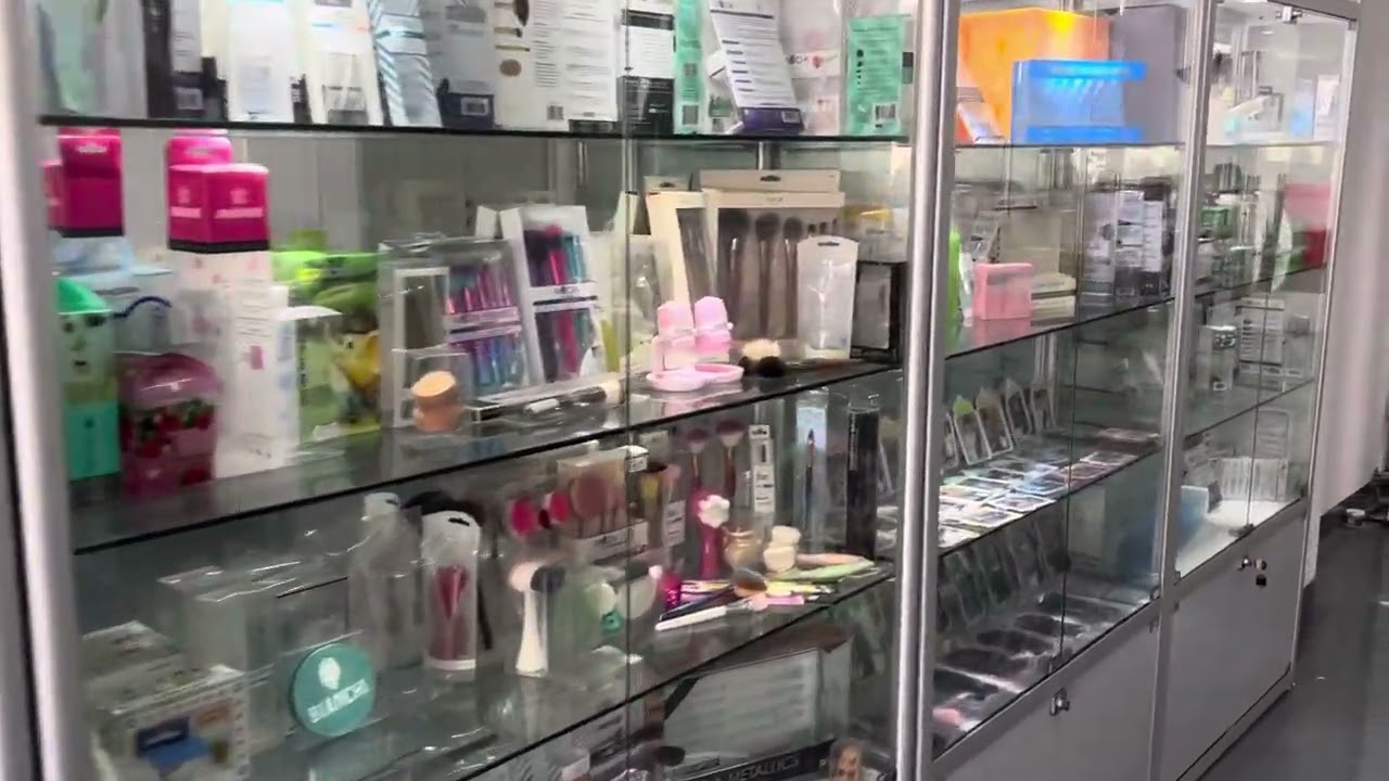 Exquisite plastic box