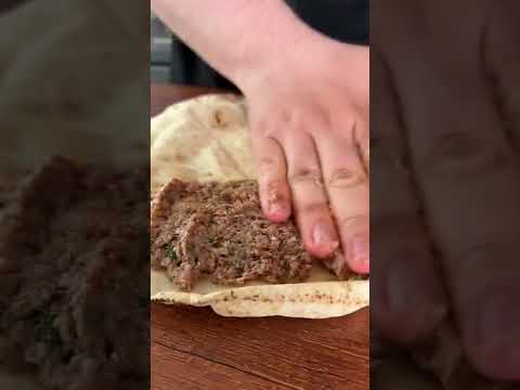 فيديو: كم عمر رغيف اللحم؟