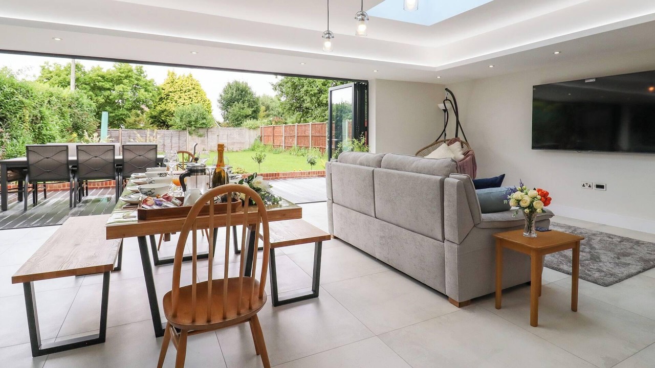 Kite View Cottage, High Wycombe, United Kingdom | Travel With Kiara