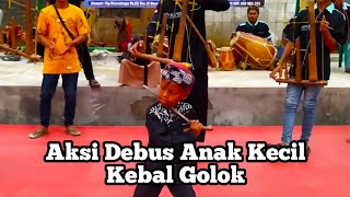 Aksi Debus Anak Kecil Kebal Golok