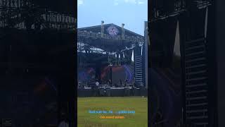 Mantap cek sound system, suit ...suit..he..he..gadis sexy keren sound nya bikin terpana