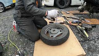 スクーターリヤタイヤ交換