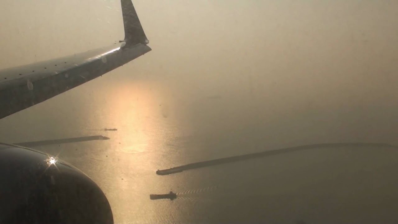 KLM - Landing Barcelona B737-800 - Retro Colours