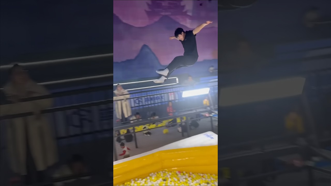 #6655Do you have 😮😮😳this sport in your country?! #Trampoline #Aerial Man#game #funnyshorts