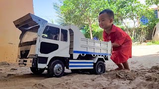 Huge RC dump truck 1/8 scale by SBR RC TRUCK 125,417 views 11 months ago 4 minutes, 6 seconds