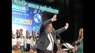 Sesi Barış Mançoya Benzetilen Müdür, Öğrencileriyle 90Lar Konserinde Unutulmaz Gece Yaşattı