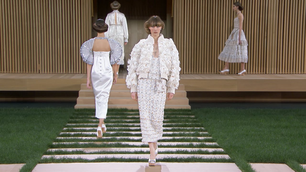 Chanel Spring 2016 Ready-to-Wear Collection