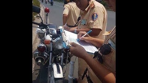 CSGT Hà Nội: chị đẹp chị có quyền vi phạm điều lệnh CAND