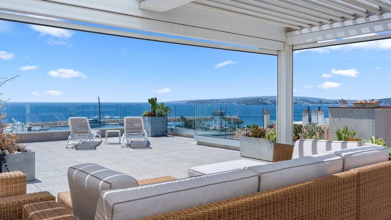 Frontline Sea View Apartment in Portals Nous, Mallorca