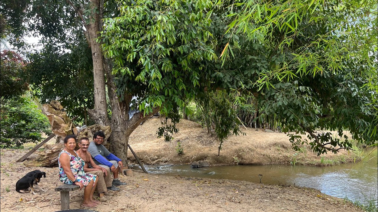 ELES MORAM NUM PARAÍSO ESCONDIDO 