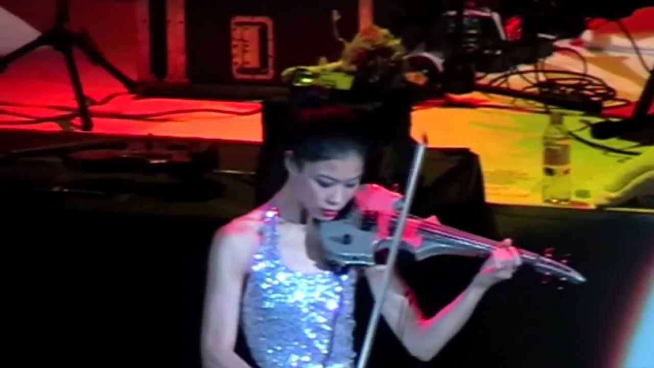 Assista a Vanessa Mae - Hocus Pocus (Crocus City Hall) no YouTube Assista a Vanessa Mae - Hocus Pocus (Crocus City Hall) no YouTube