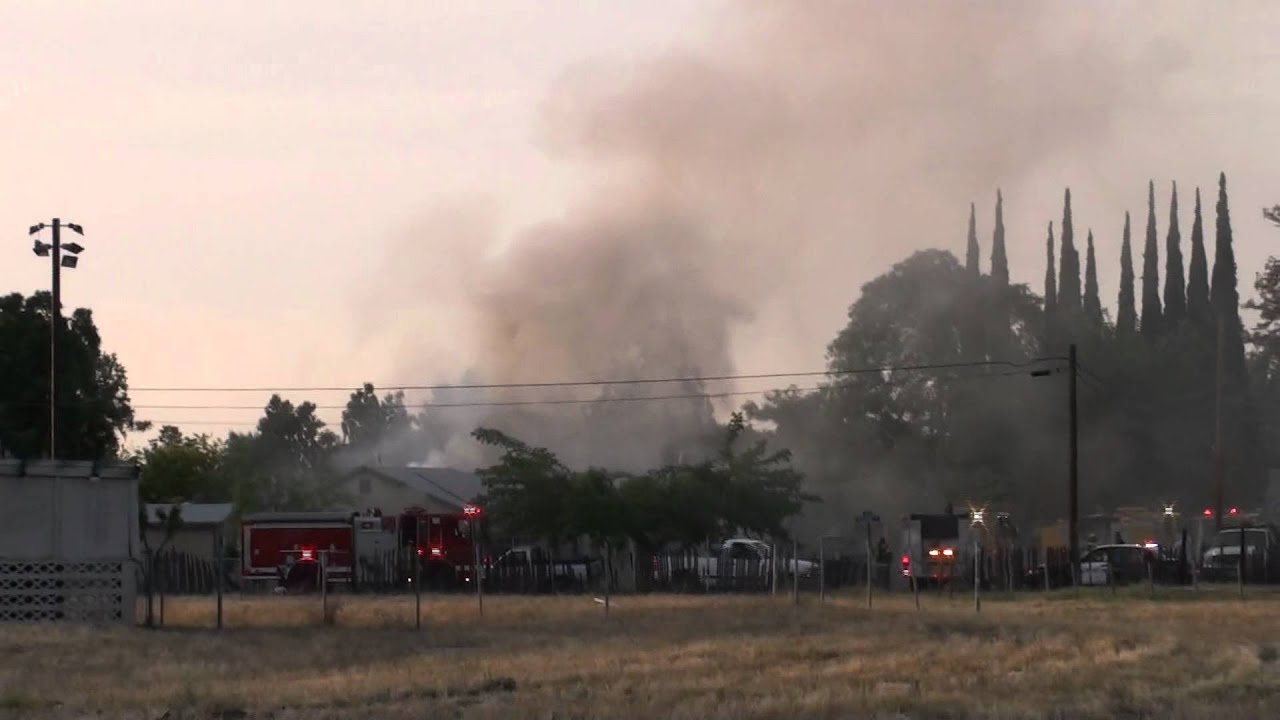 Porterville fire on Putnam and Patsy - YouTube