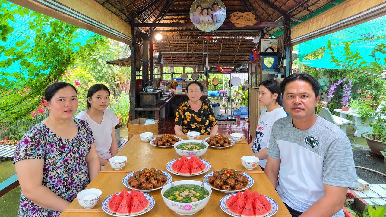 Đưa Ra Quyết Định Tỉa Hết Những Cây Mít Trong Vườn Cùng Bữa Cơm Đặc Biệt Của Gia Đình | TTVlog