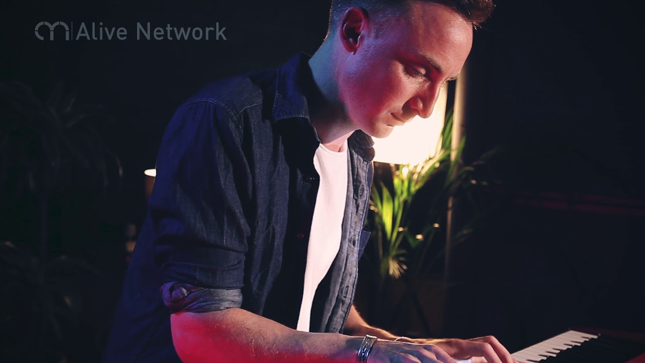 Charlie Mappin - Piano Medley Live In Session at The Silk Mill