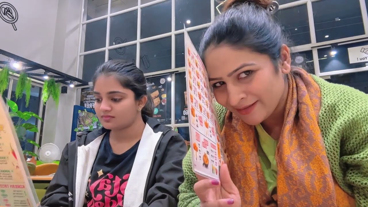 निक्कू बसली हेलिकॉप्टर मध्ये 🤣🤣बडे बडे बाता 🤣🤣@Nik_Ajay