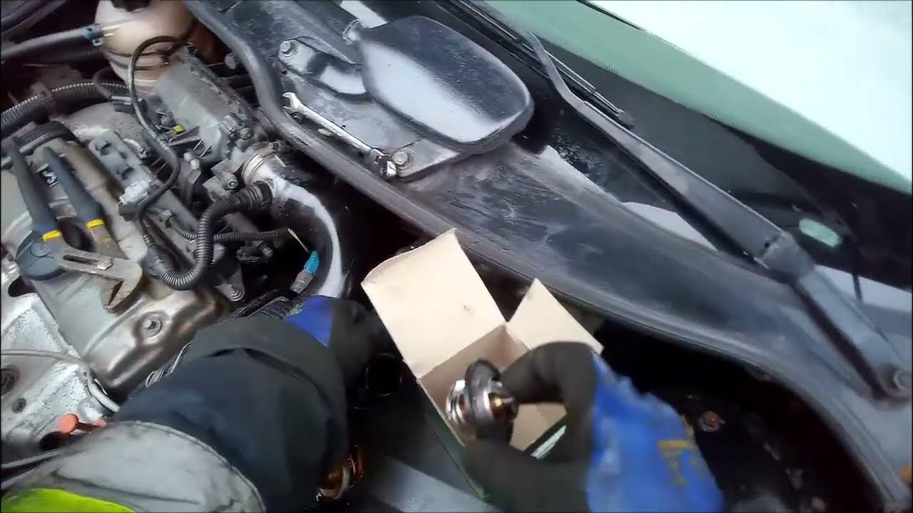 gradvist Mission Chip Peugeot 206 1.4 Thermostat Replacement and Coolant Change - YouTube
