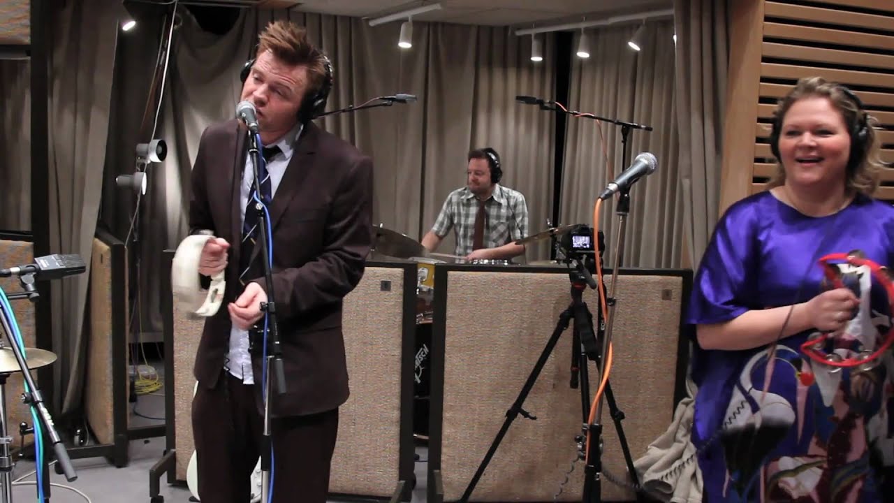 Jónas Sigurðsson og Ritvélar Framtíðarinnar - Hamingjan er hér