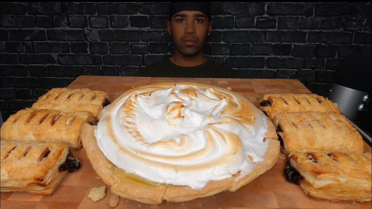 (ASMR) LEMON MERINGUE PIE & BLUEBERRY STRUDEL MUKBANG