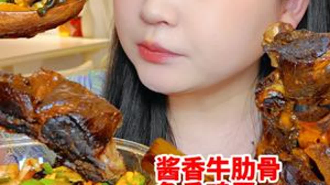 大口吃肉！炖烂糊的牛肋骨和鱼香鸡蛋青椒肉丝盖浇饭 