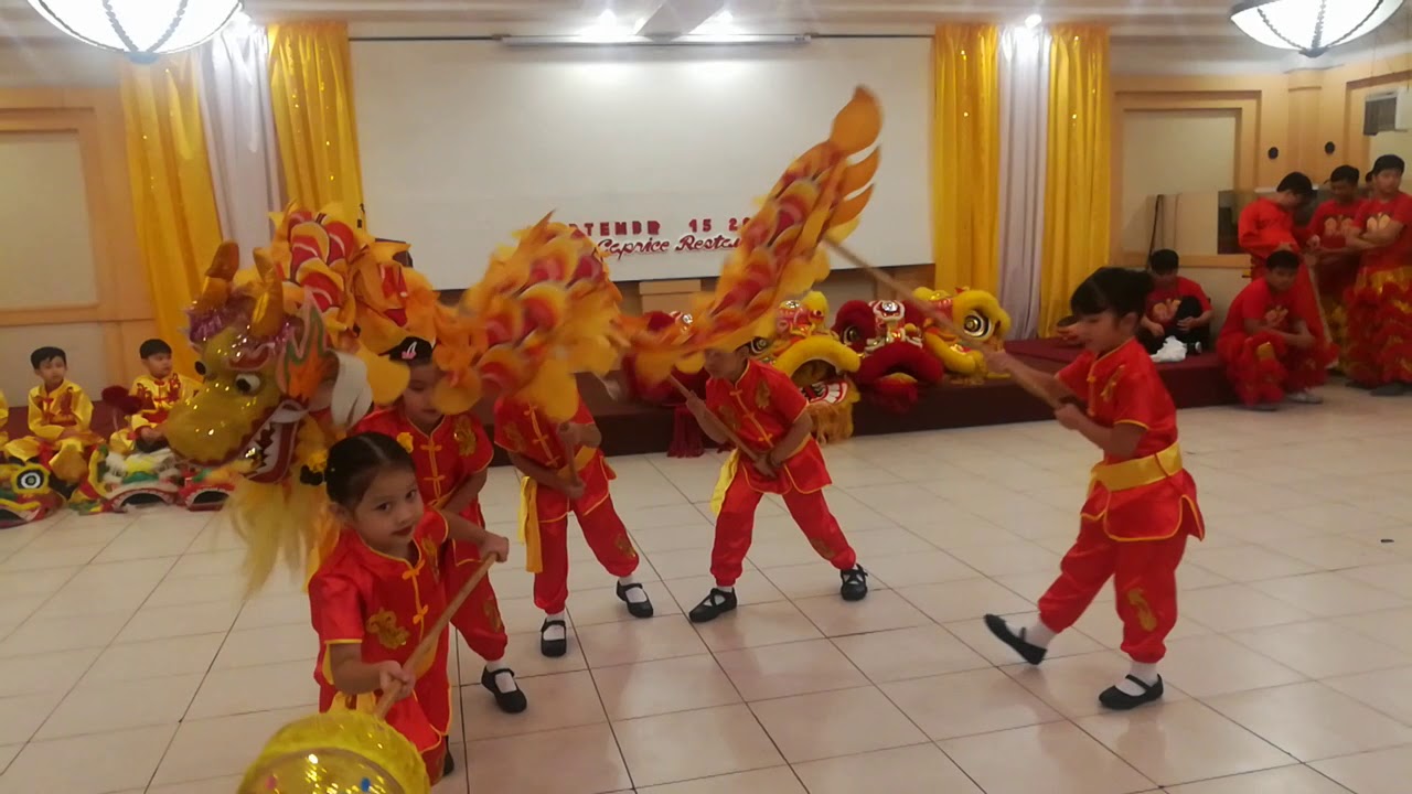 Dragon dancers kids YouTube