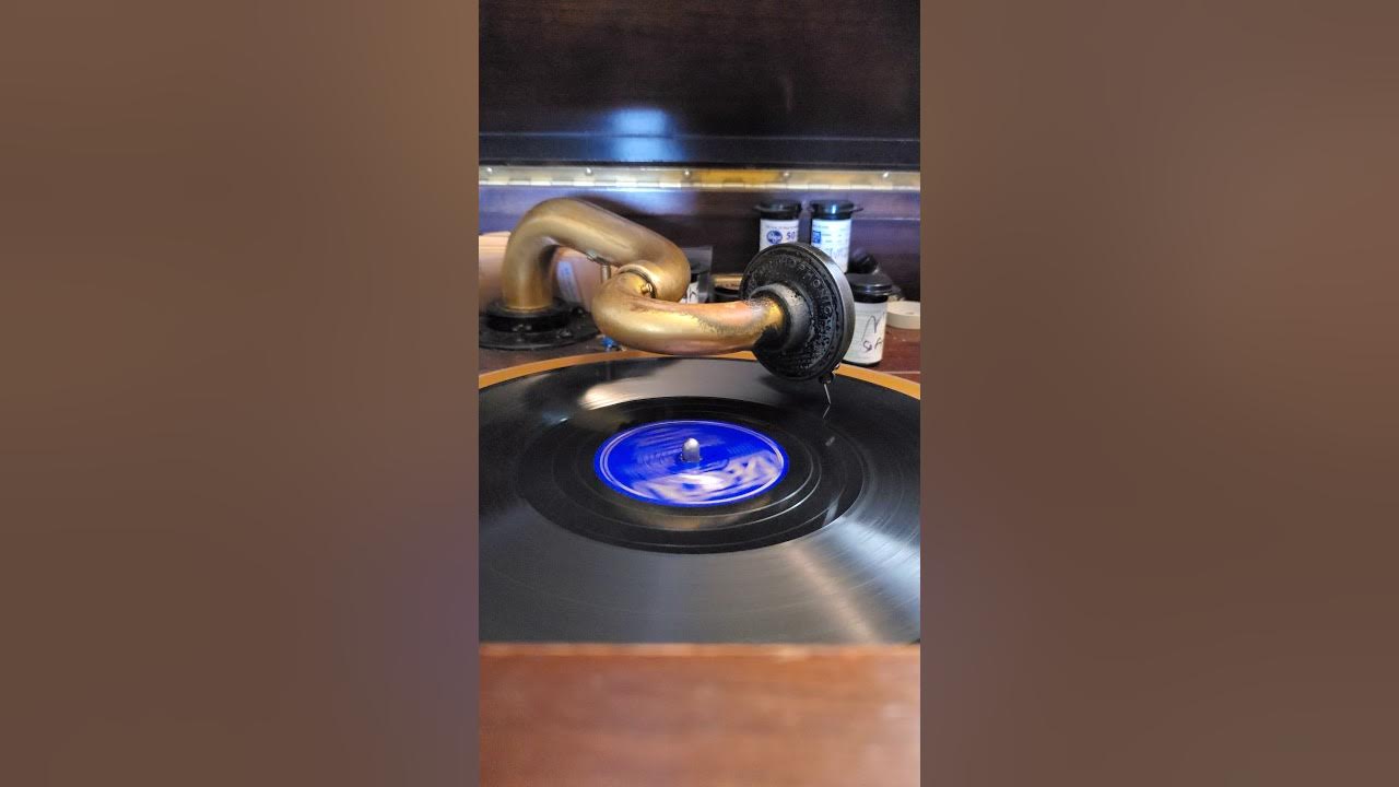 Jeepers Creepers (vocal Four Modernaires Jack Teagarden) Paul Whiteman and his Swing Wing