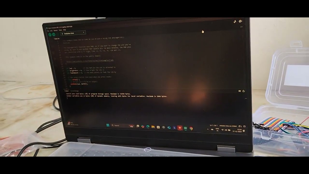 BLINKING LED WITH ARDUINO - YouTube