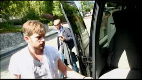 Kings of Leon - Behind the Scenes of "Use Somebody"
