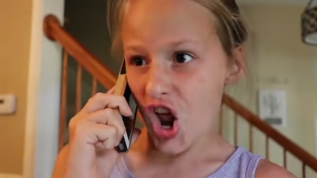 twin toys babysitter