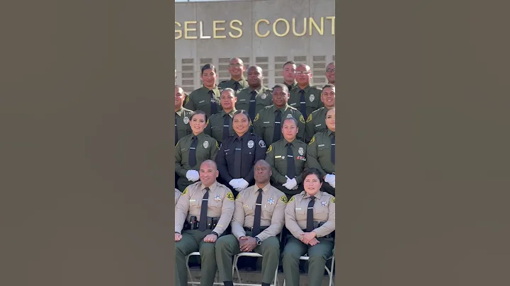 Custody Assistant Class #107 Graduation Photo with LASD executives and South Bay PD Chiefs. - DayDayNews