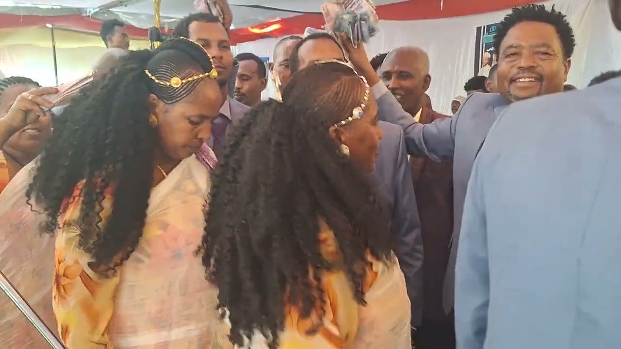 ወዲ ፅመድ ናይ ባዕሉ ፍሊይ ዝበለ ዜማ ዘለዎ  ጭራ ተፃዋታይ ኣብ መድረኽ ካብ ዝተፃወቶ