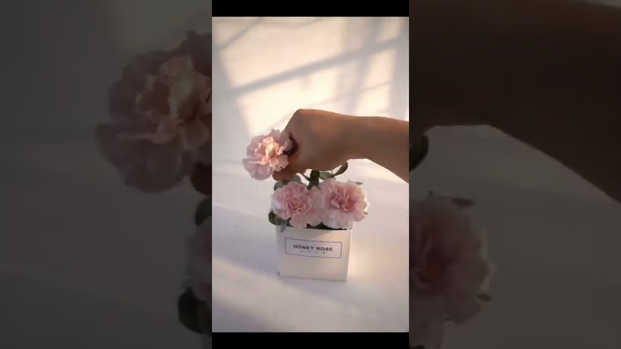 Portable flower arrangement.