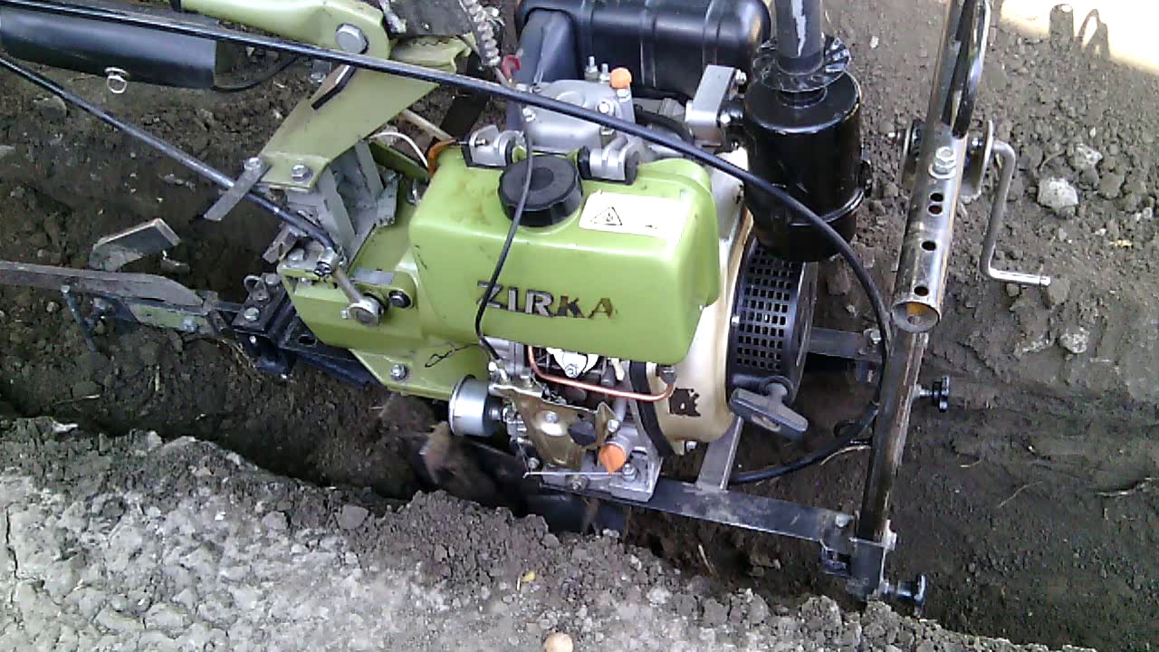 Выкапывание траншеи мотоблоком - YouTube