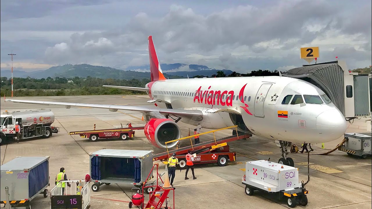 Avianca's A320 Air to Ground - Landing at Bucaramanga
