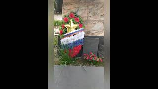 Цветы к памятникам воинов в Сухуме от  Галины Аверо и подписчиков её канала.