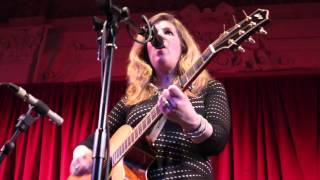 Watch Dar Williams Flinty Kind Of Woman video