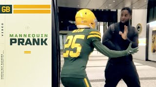 Packers get SCARED by fake mannequin at Lambeau Field 😱
