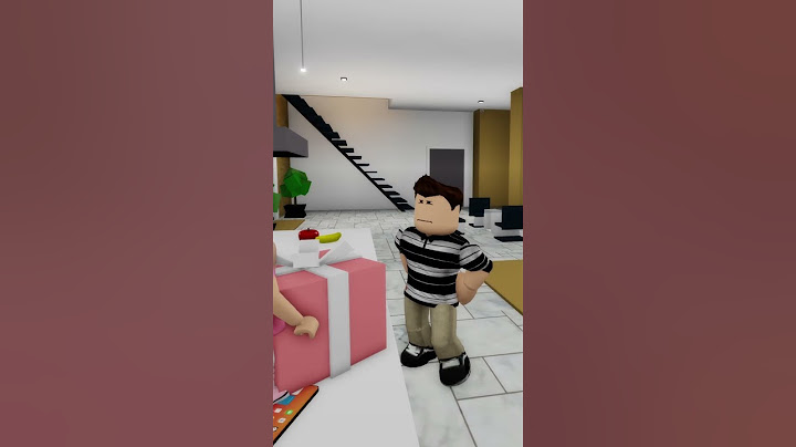 AMELKA ZNALAZŁA PREZENT W KUCHNI I ZROBIŁA TO #shorts #brookhaven #roblox