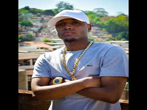 CHUPANDO BALA HALLS (feat. Mc Jhey)