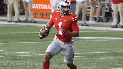 Justin Fields meets with media to discuss his hot start to season