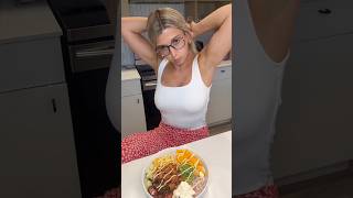 Routines Woman no bra I just woke up and I'm not wearing a bra while making breakfast big nipples