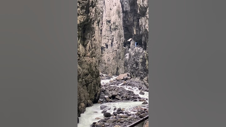 Crystal Cascades: Exploring the Wonders of Grindelwald’s Glacier Canyon