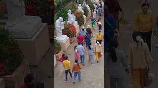 khách Du Lịch Chùa Liên Hoa Rất Nhiều