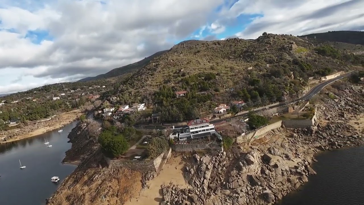 Islas y castillos en el pantano del Burguillo, tesoros ocultos de Ávila