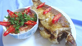 ត្រីបំពងទឹកត្រីស្វាយខ្ចីប៉េងប៉ោះ | How To fried fish and mango juice​ | វិធីធ្វើម្ហូប | Khmer Food