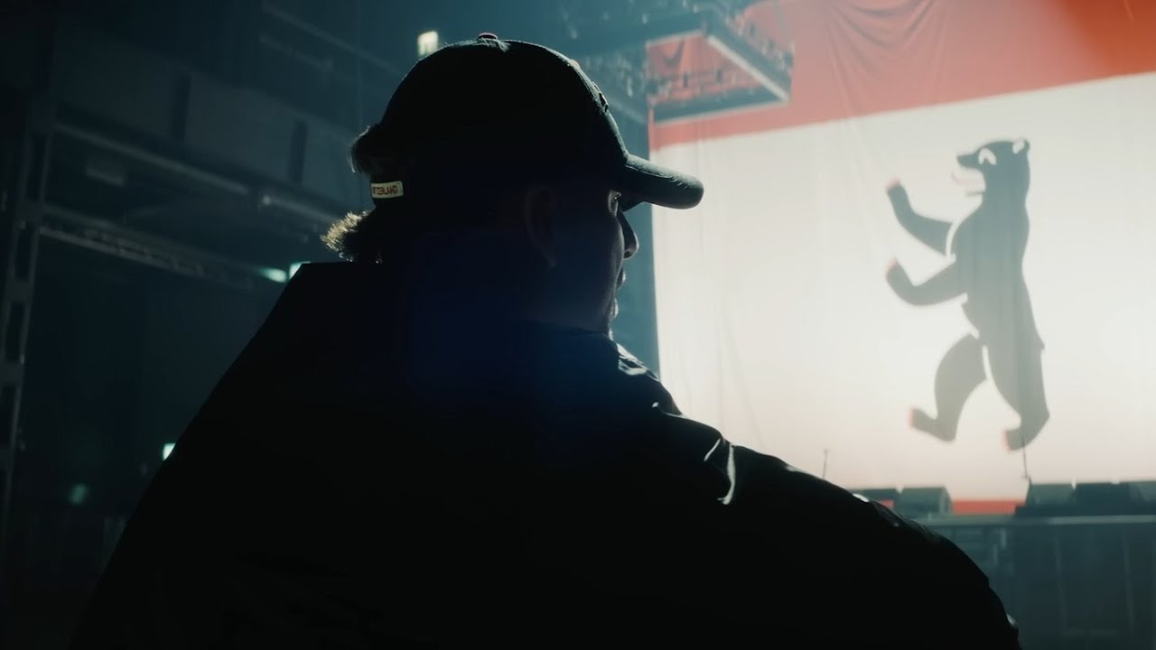 Ufo361 - STRAPPED ( Türkçe Altyazılı ) #ufo361 auf YouTube ansehen Ufo361 - STRAPPED ( Türkçe Altyazılı ) #ufo361 auf YouTube ansehen