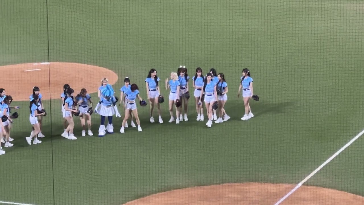 富邦Angels全員開球 20250920寵愛天使主題日 大巨蛋215區視野