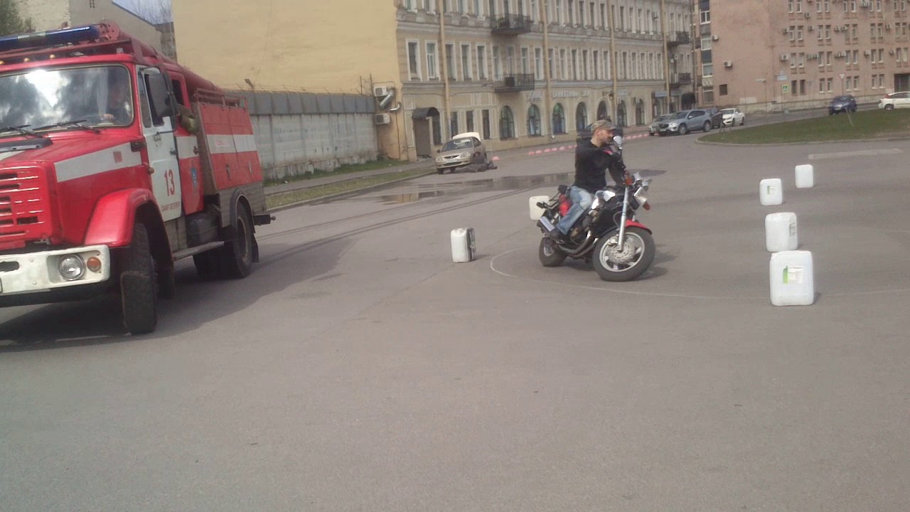 Восьмерка против иномарок