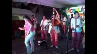 Claudia Walton Bailando Con La Luz Roja De San Marcos De Marbel Rebolledo En Acapulco